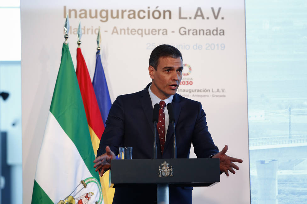 Pedro Sánchez augura que el AVE llevará más empleo y turismo a Granada