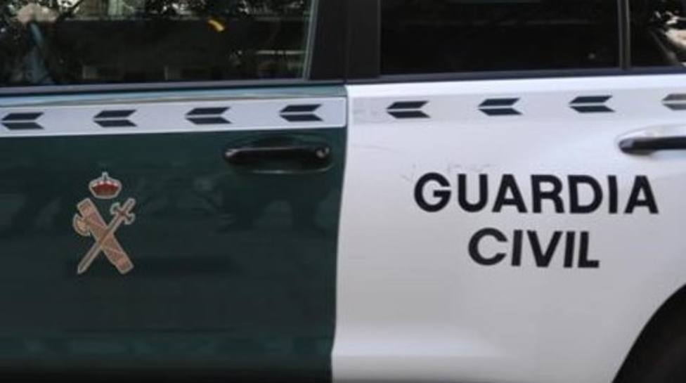 Vehículo oficial de la Guardia Civil