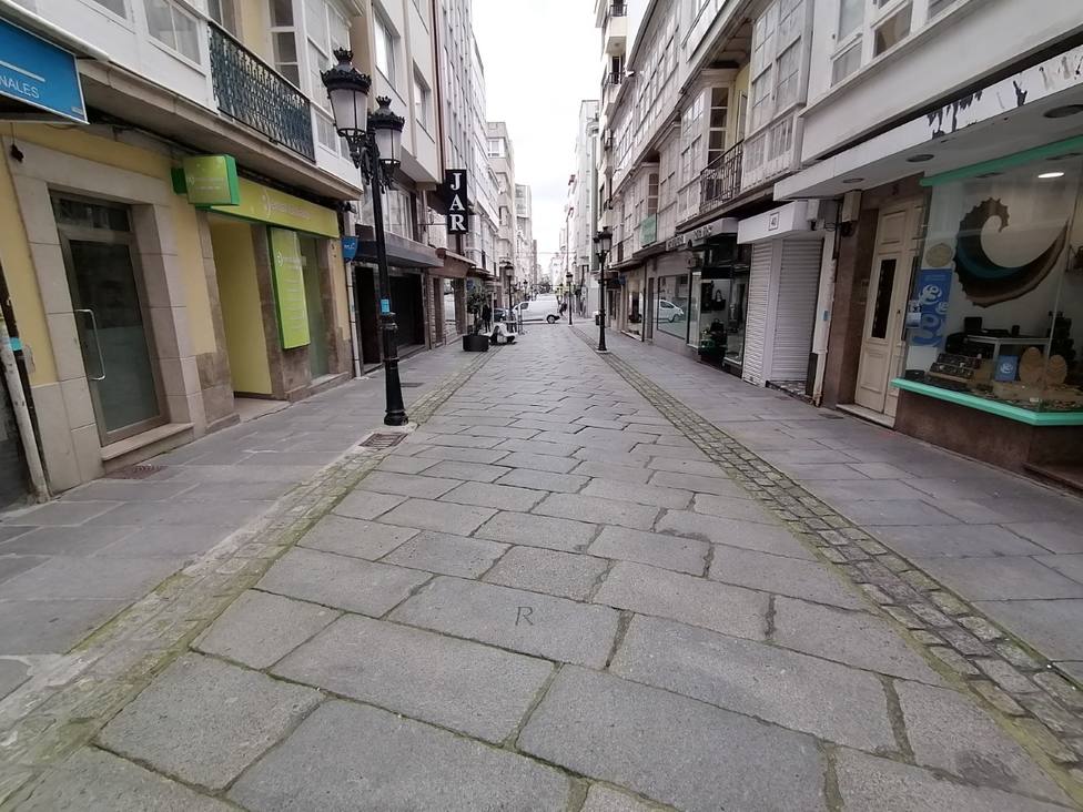 La calle Galiano de Ferrol vacía por la crisis del coronavirus