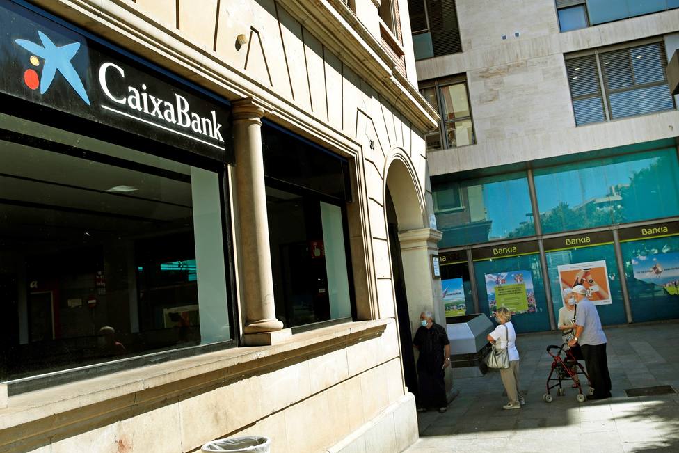 Los consejos de CaixaBank y Bankia se reunirán este jueves para abordar la fusión
