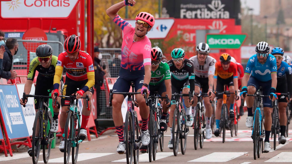 Cort Nielsen celebra el triunfo en Ciudad Rodrigo en la 16ª etapa de La Vuelta. EFE