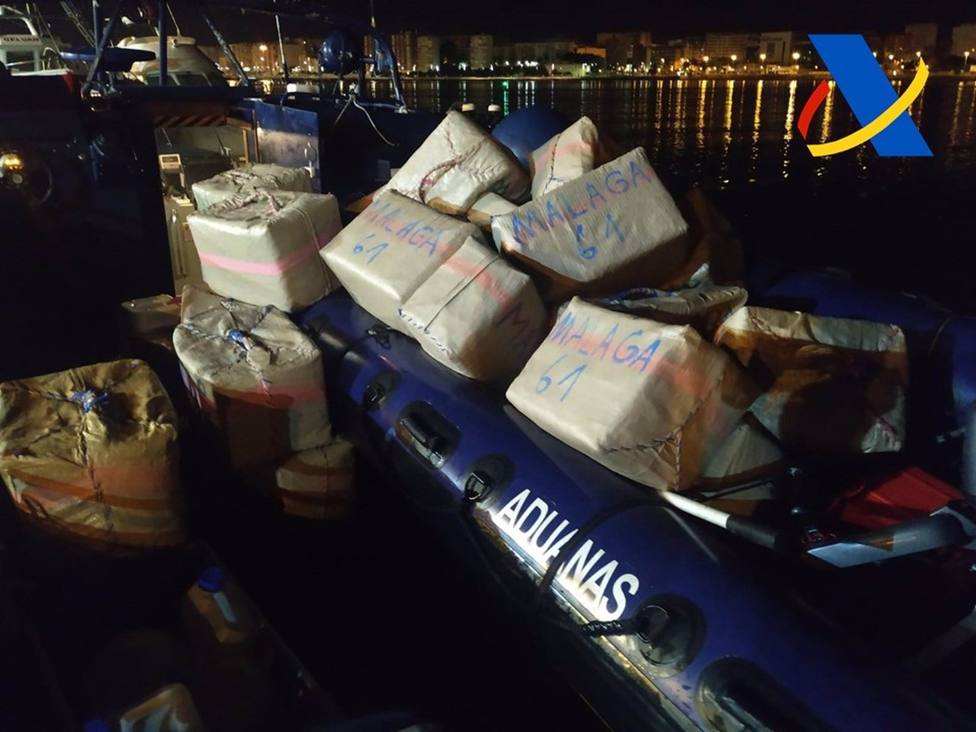 Incautados 3.750 kilos de hachís en dos operaciones contra el narcotráfico en el Estrecho