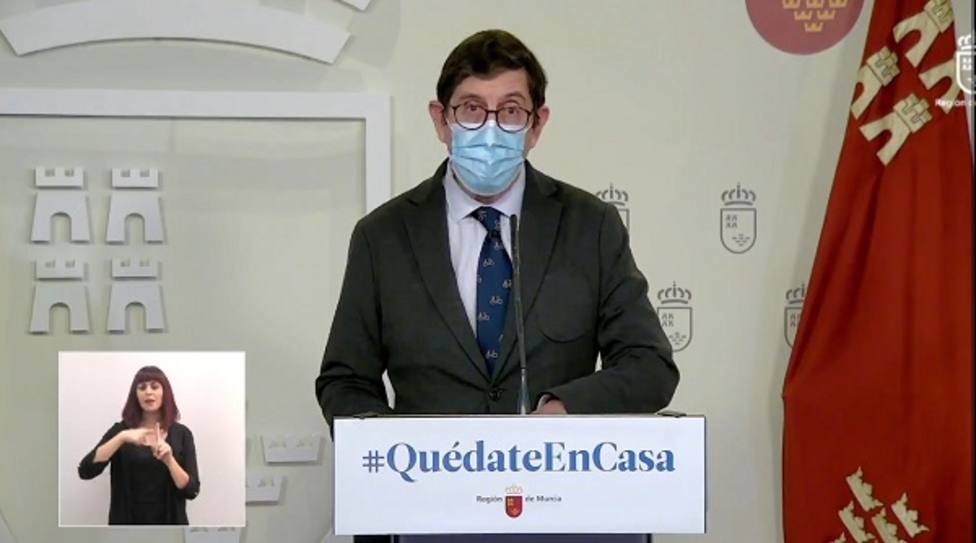 Cs y Podemos reclaman la dimisión del consejero de Salud y PSOE pide ejemplaridad