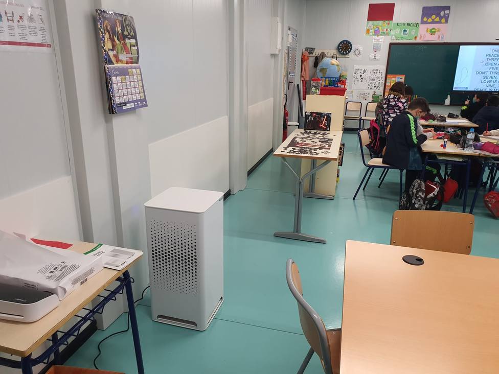 El colegio público de Santa Magdalena pone en marcha dos purificadores de aire