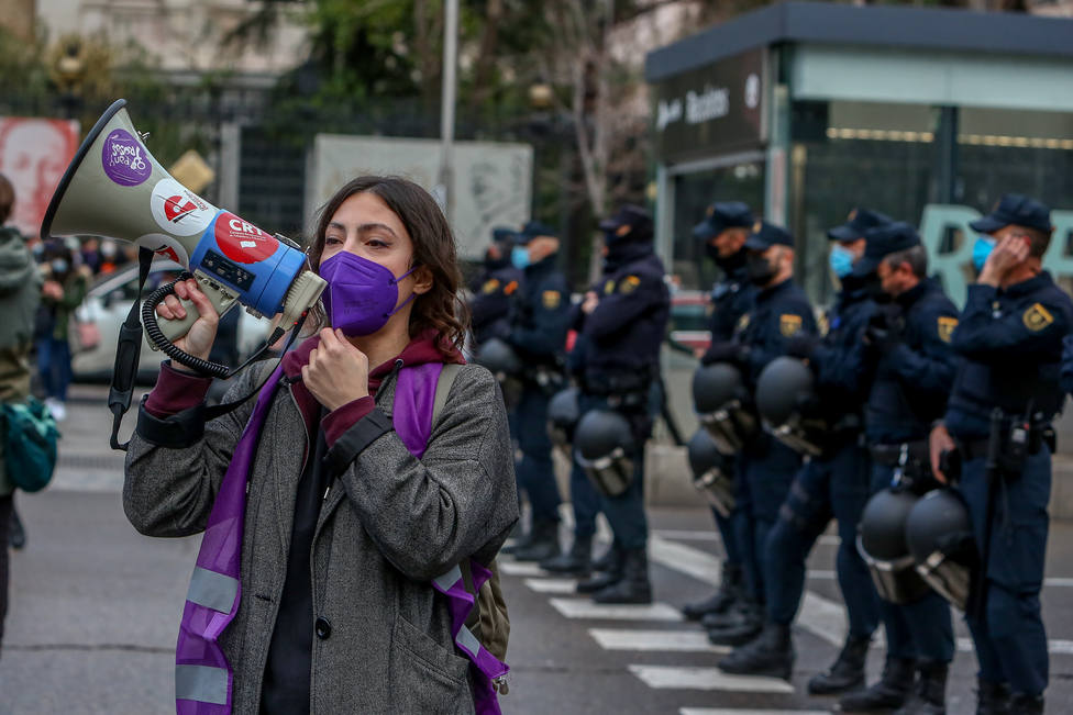 Movilizaciones espontáneas sortean la prohibición del 8M en Madrid