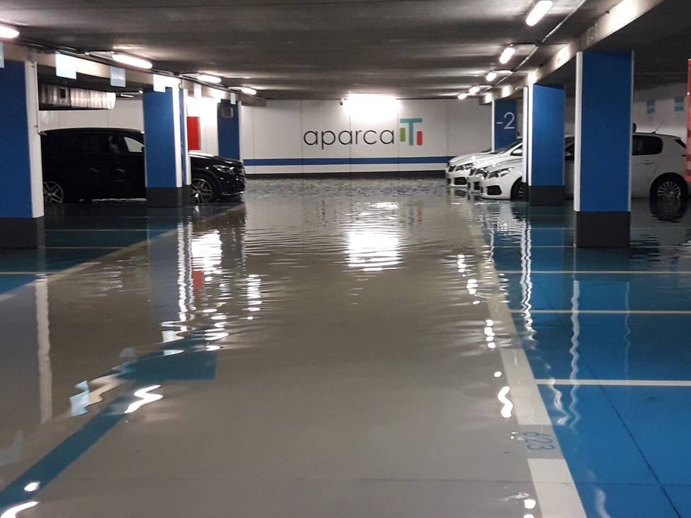 Inundación en un parking subterráneo de A Coruña