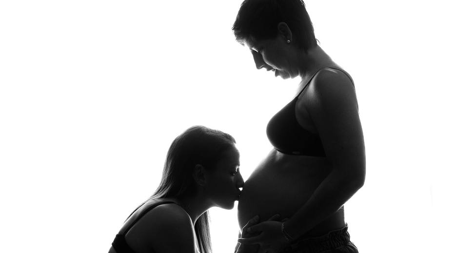 Carla Suarez embarazada, junto a su pareja. Twitter Carla Suarez