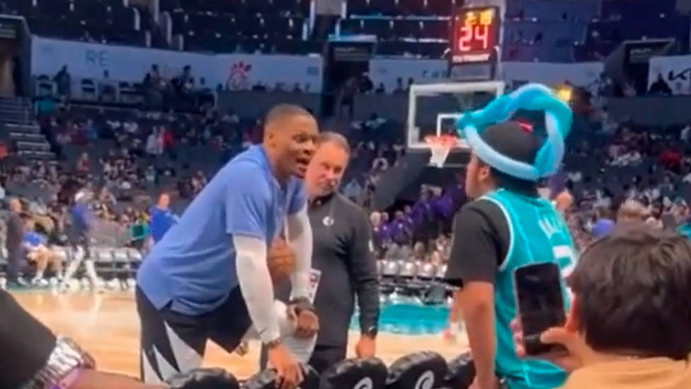 Captura del vídeo en el que Westbrook abronca a un aficionado que estaba en la grada