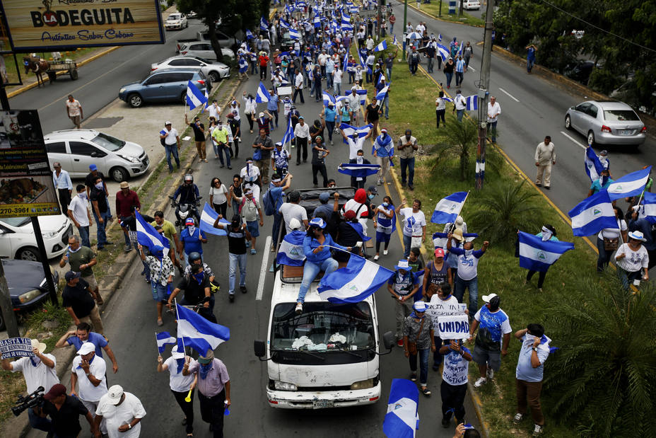 Autoconvocados de Nicaragua se citan en apoyo a médicos destituidos