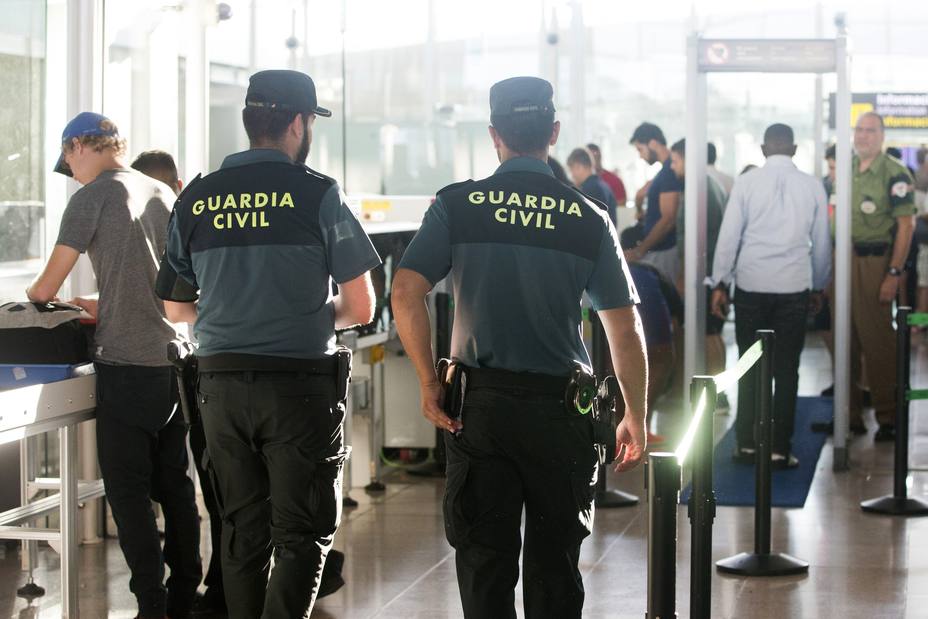 Guardias civiles exigen una compensación económica para los agentes obligados a quedarse en Cataluña