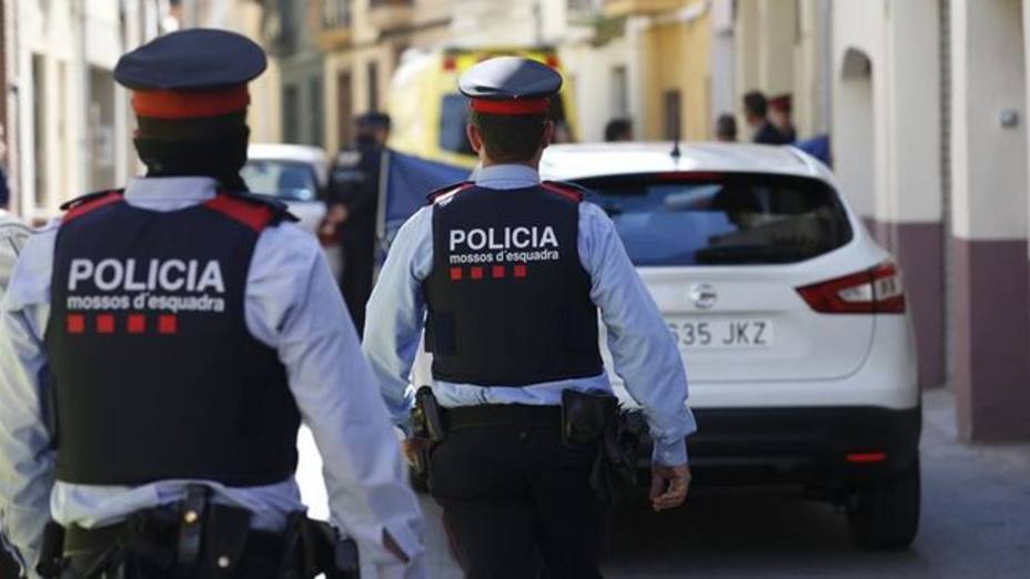 Detenida una mujer por quitar el arma a un mosso en Tarragona e intentar dispararle