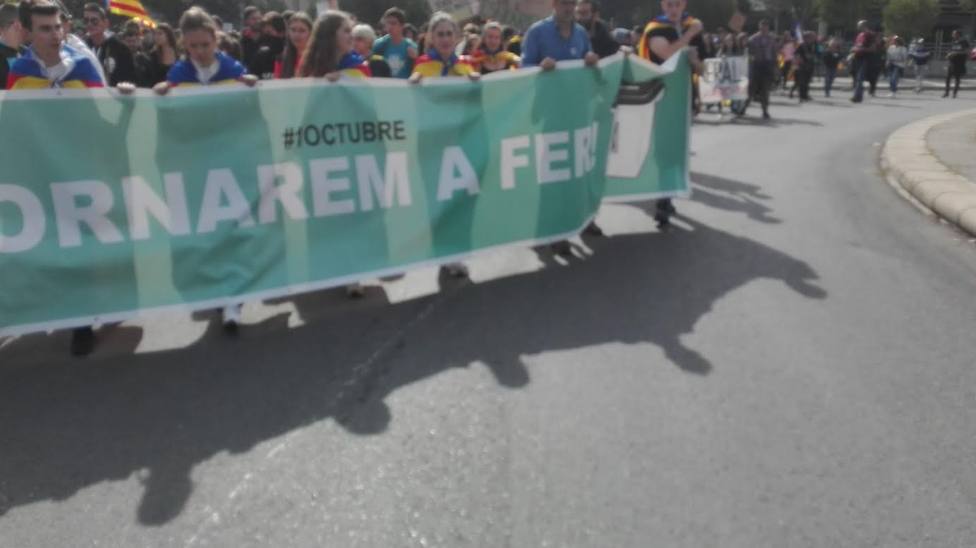 Unos 5.700 estudiantes de Lleida se manifiestan por la huelga general independentista