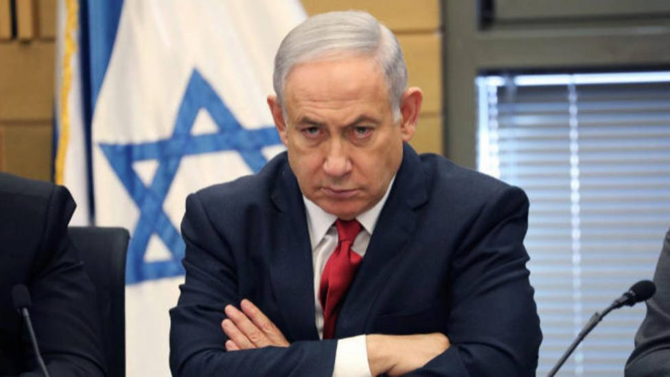 Miles de personas se manifiestan a favor de Netanyahu tras su imputación por corrupción en Israel