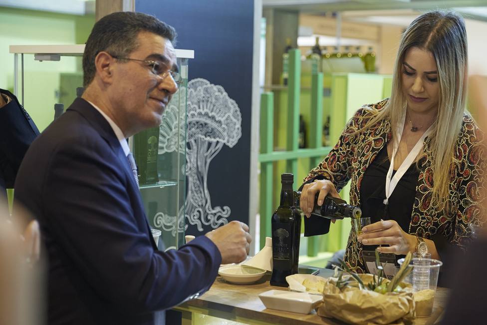 La producción de aceite de oliva en España para la campaña 2019-2020 se reducirá un 31,3%, según el COI