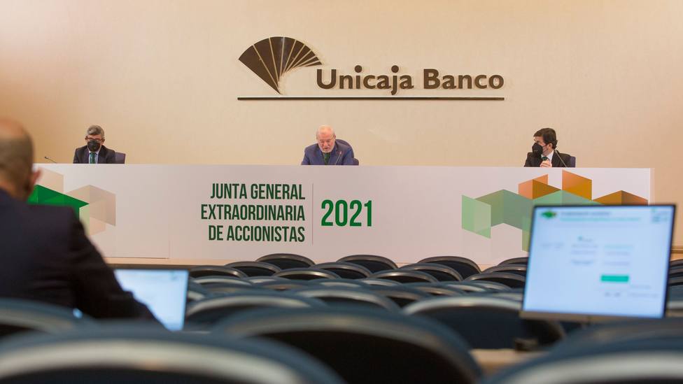 Las Juntas de Accionistas de Unicaja Banco y Liberbank aprueban la fusión de ambas entidades.