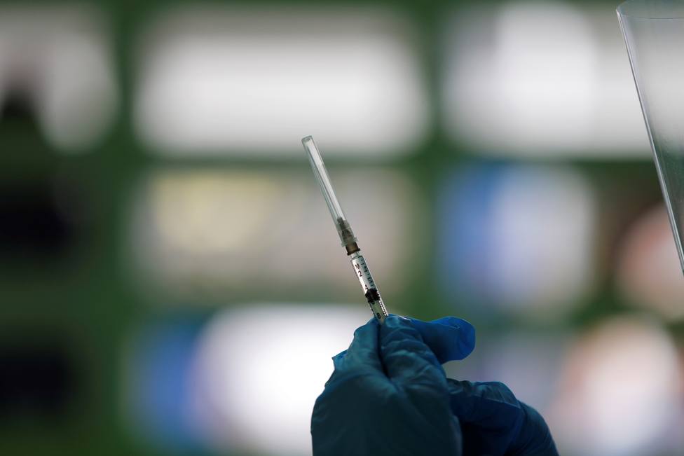Andalucía pide que la segunda dosis de la vacuna de AstraZeneca sea voluntaria