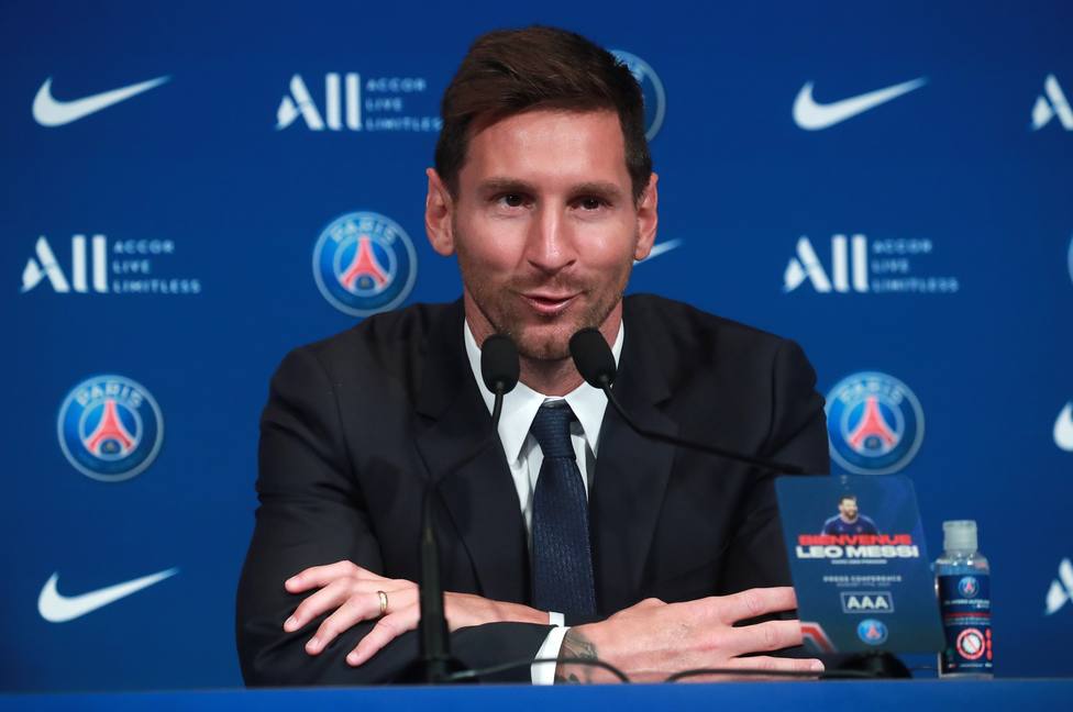 Leo Messi durante la rueda de prensa de su presentación con el PSG