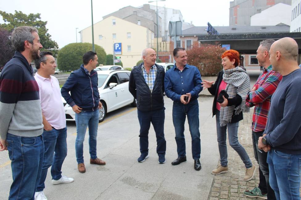 Reunión de Maite Ferreiro con los taxistas de Lugo