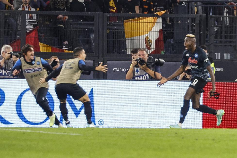 El Nápoles celebra el gol a la Roma (EFE)