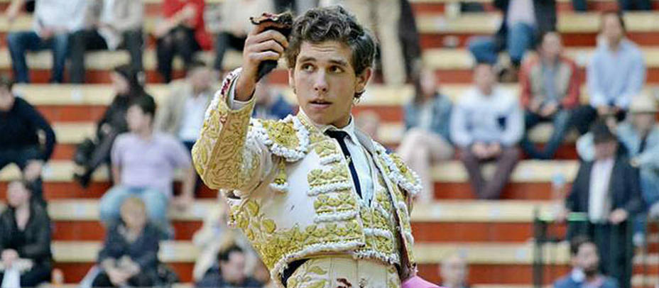 Ginés Marín con la oreja cortada este domingo en la plaza de toros de Zaragoza. TOROSZARAGOZA.ES
