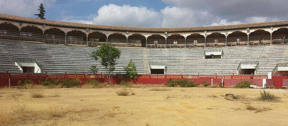 Estado actual de la plaza de toros de Lorca. @SutullenaYa