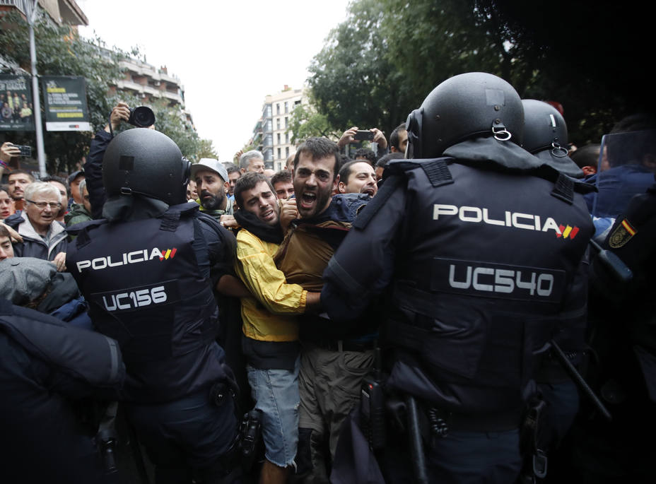 Abogados catalanes denuncian que hoteleros murcianos agasajaran a policías del 1-O