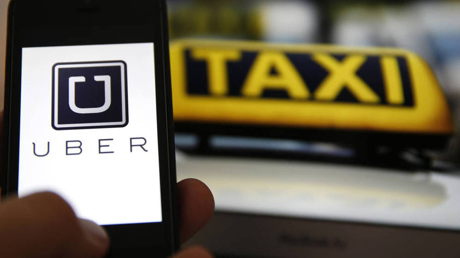 El gobierno blinda por ley al taxi frente a Uber y Cabify