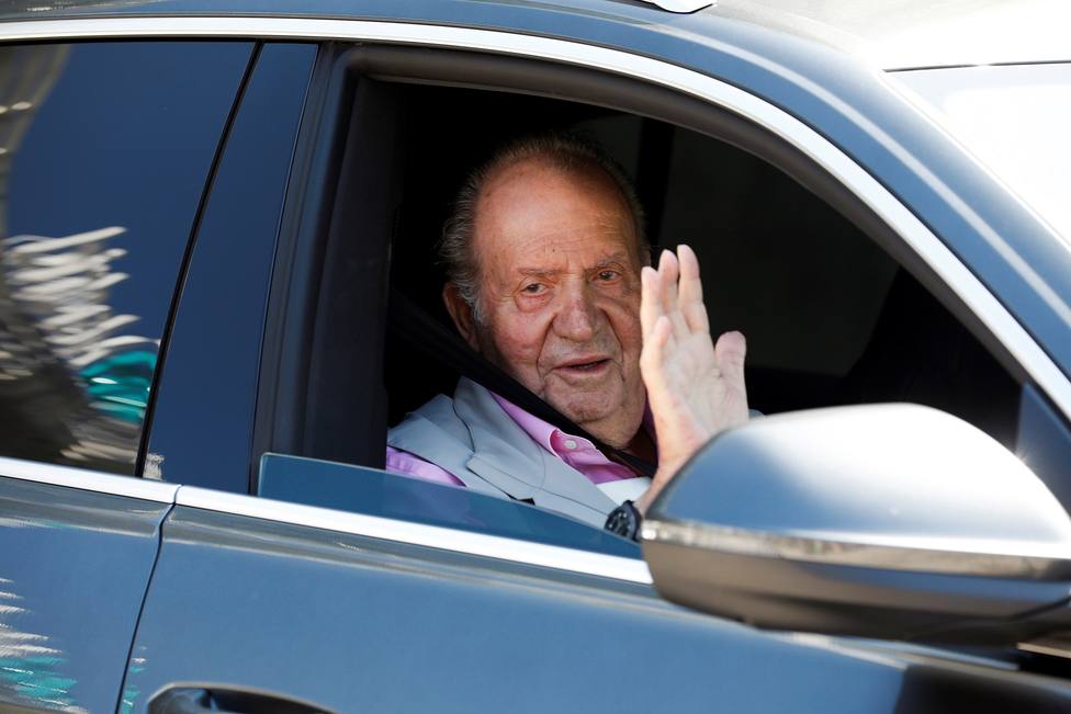 El rey Juan Carlos recibe el alta y saldrá del hospital esta mañana