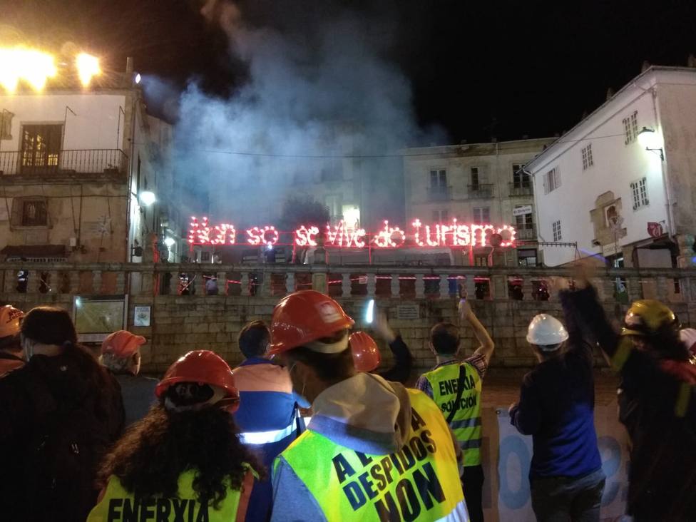 Acto reivindicativo del comité de Alcoa celebrado el viernes por la noche en Mondoñedo