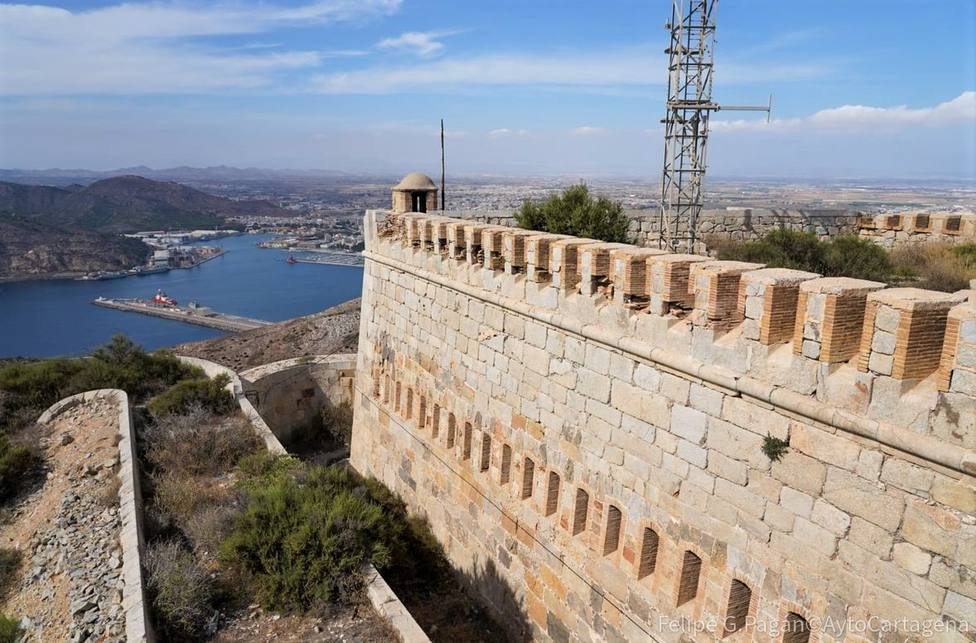 Retirán las antenas del castillo de San Julián de Cartagena para reducir impacto