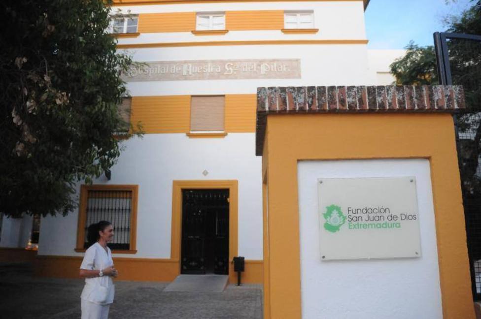 Sanitaria frente al hospital Ntra. Señora del Pilar de la Fund. San Juan de Dios en Almendralejo. Foto:GrupoIA