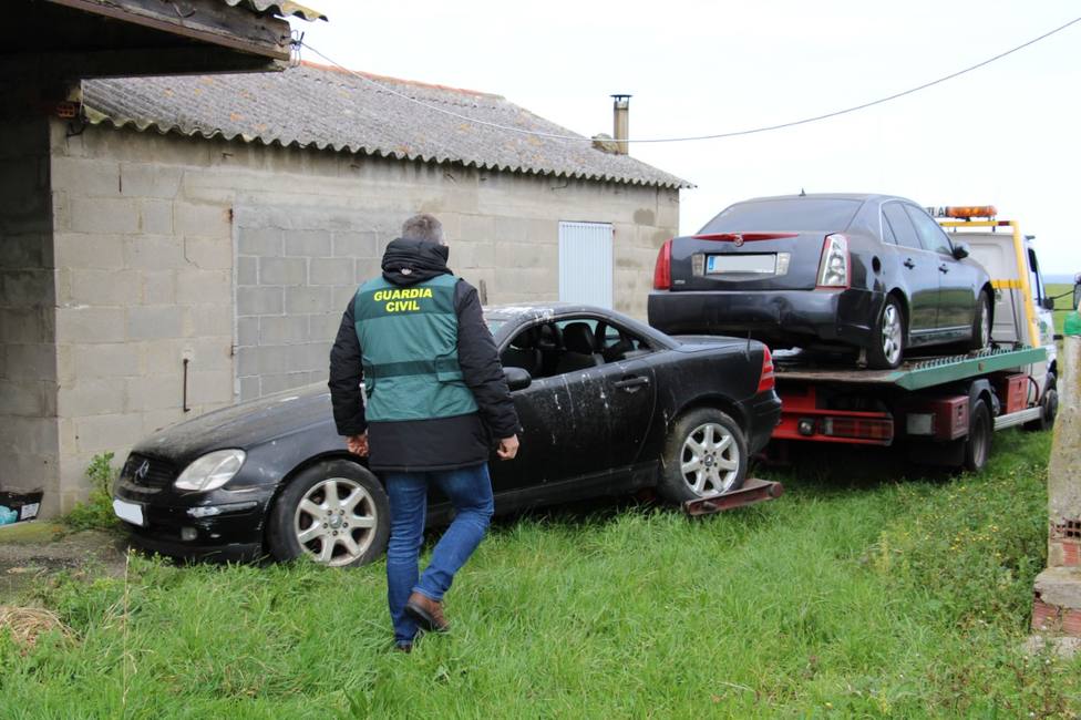 Decomisan y destruyen los vehículos de dos usuarios de riesgo en Lugo