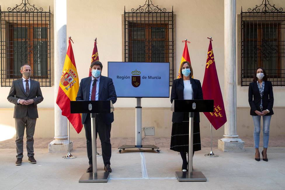Tres diputados de Cs en Murcia frustran la mociÃ³n y entran en el Gobierno
