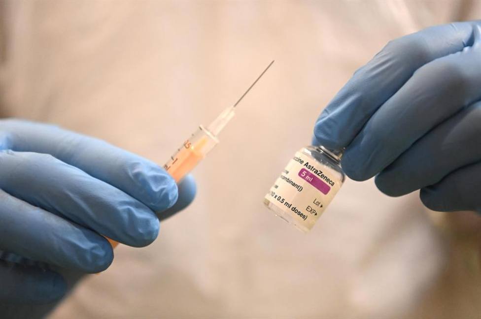 Países Bajos suspende la vacunación con AstraZeneca para todas las edades