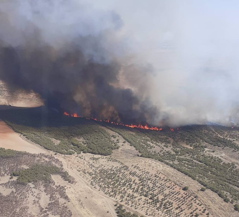 Estabilizado el incendio forestal declarado en un paraje de Belalcázar