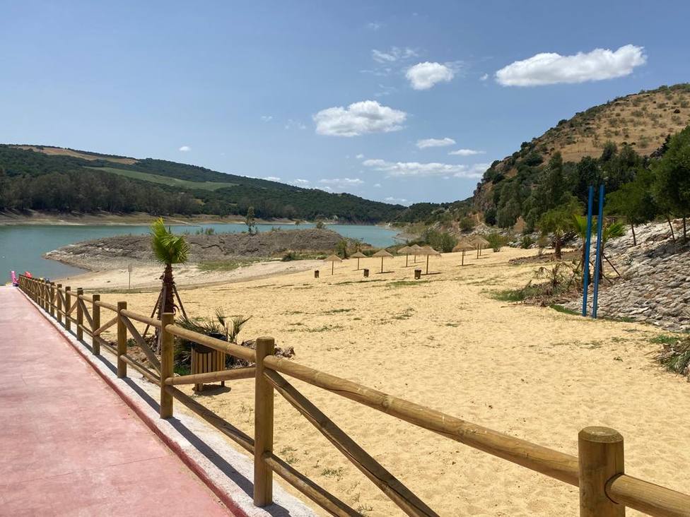 Bornos protagoniza el más llamativo estreno estival: Aquí sí hay playa