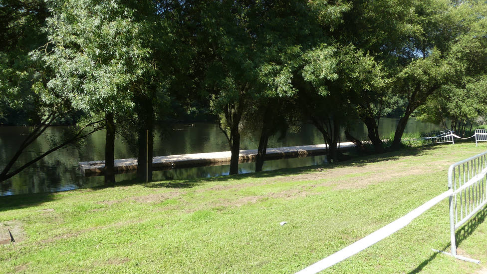 El gobierno local de Lugo lleva años intentando instalar una zona de baño pública en el entorno del río Miño