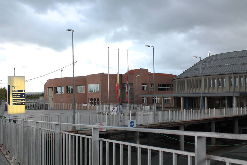 Coronavirus.- Fallece una celadora en Segovia, el cuarto sanitario de CyL que muere a consecuencia del virus
