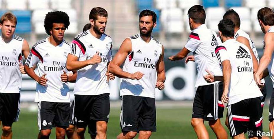 El Real Madrid, durante el entrenamiento. (www.realmadrid.com)