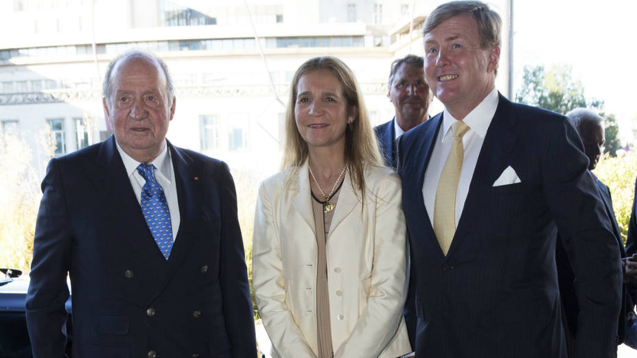 El rey Juan Carlos, la infanta Elena y el rey Guillermo de Holanda