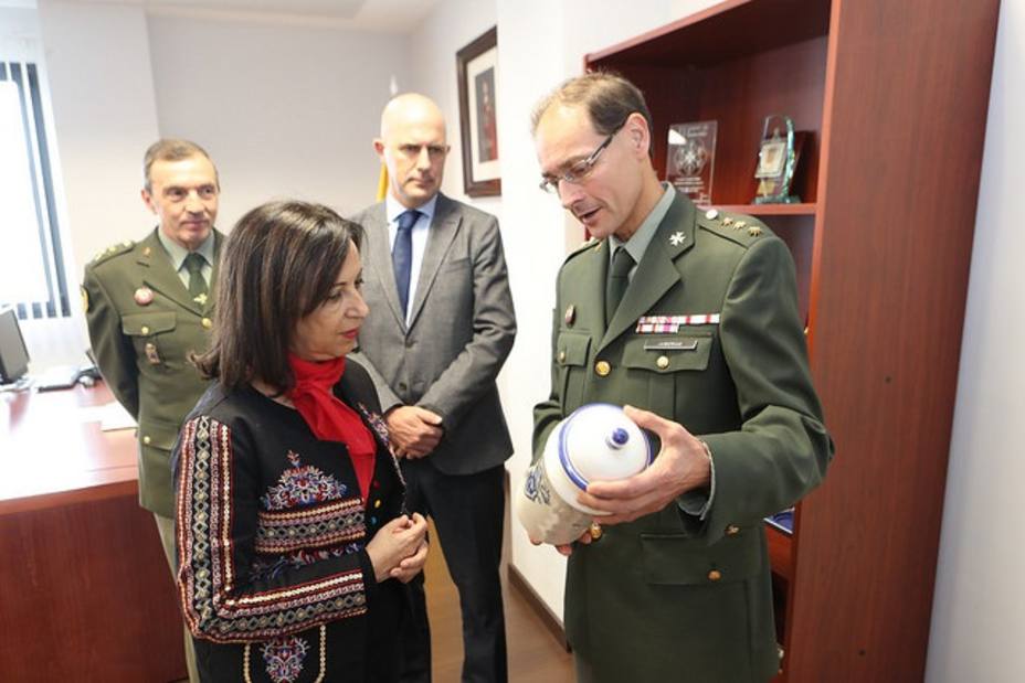 Robles visita a los militares españoles desplegados en Afganistán que participan en la misión de la OTAN