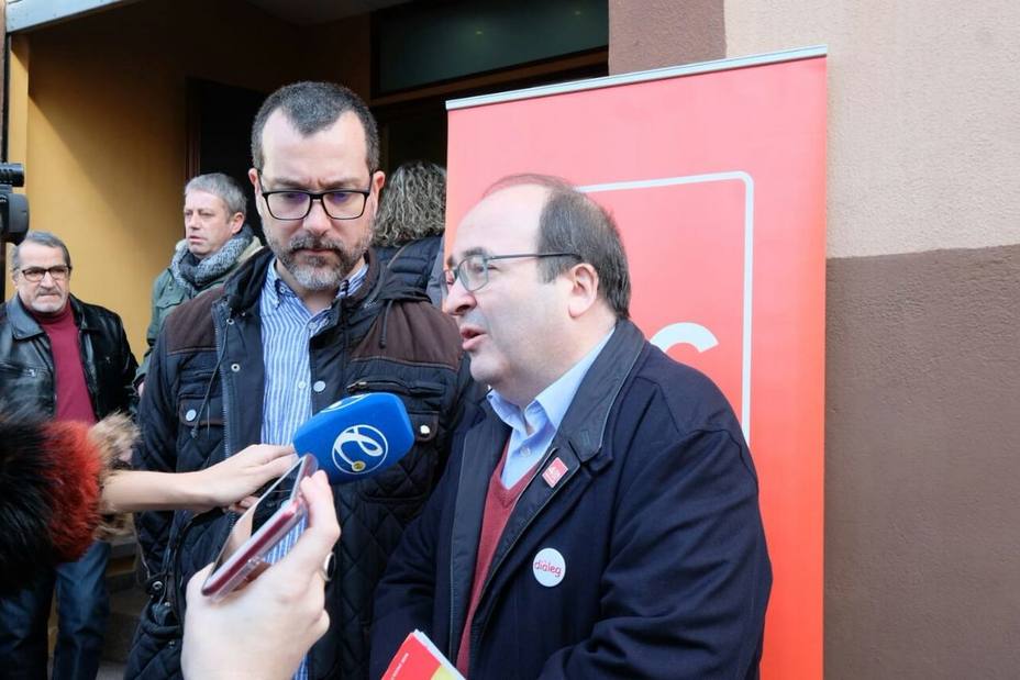 Iceta (PSC) acusa a PP y Cs de dar aire a Vox con su discurso contra el autogobierno catalán