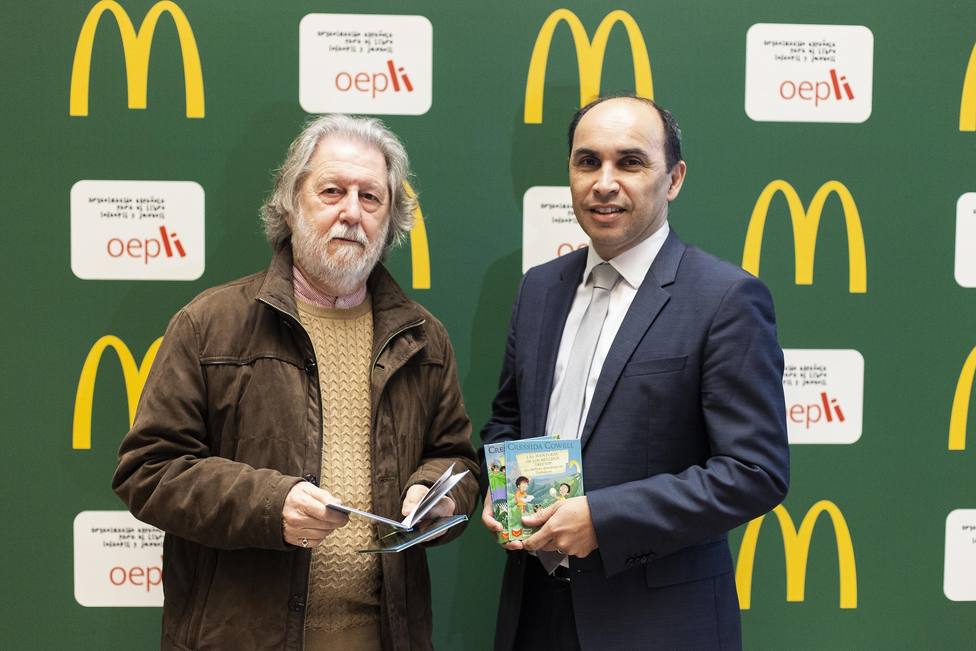 McDonalds y OEPLI lanzan un programa de lectura infantil que ha repartido 155.000 libros en un mes en sus restaurantes