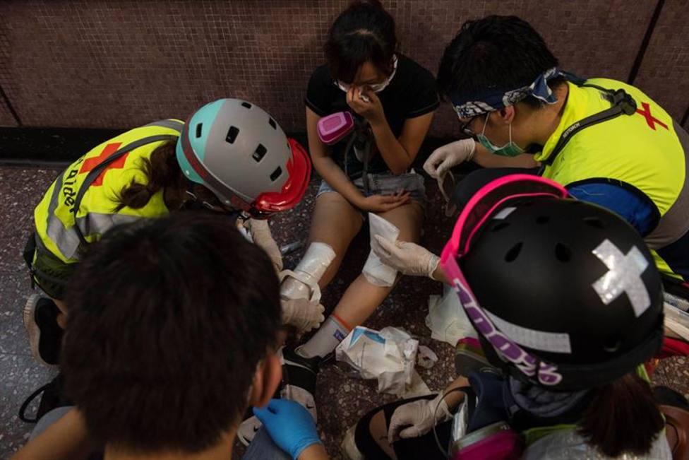 Al menos 13 heridos y cinco detenidos en el segundo día consecutivo de disturbios en Hong Kong