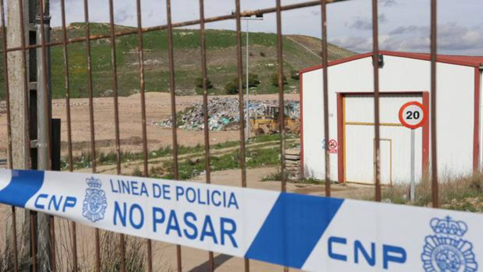 Continúa la búsqueda de un feto entre 2000 toneladas de basura en el vertedero de Palencia