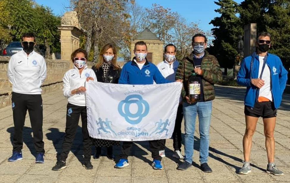 El Club de Atletismo Fundación Grupo Oleícola Jaén recorre casi 500 kilómetros por una buena causa