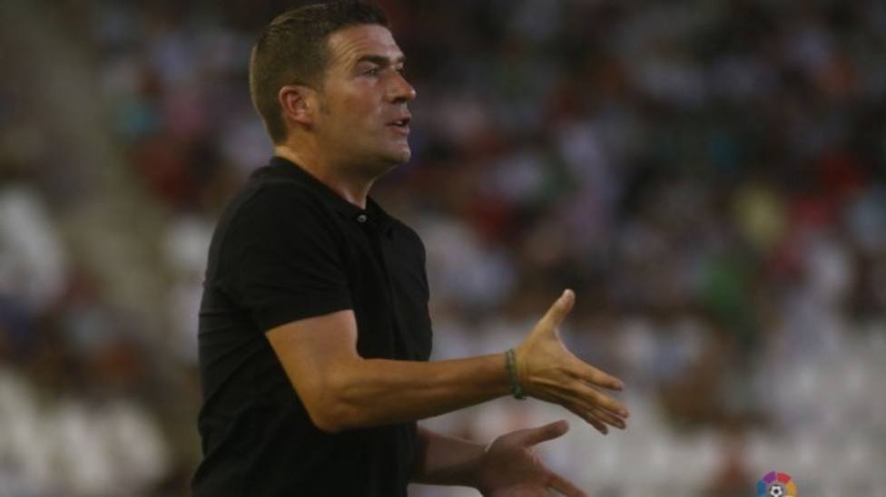 El FC Cartagena confía en Luis Carrión para superar la crisis