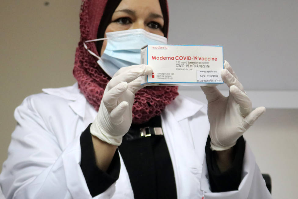Israel retrasa la vacunación de los trabajadores palestinos que trabajan en el país