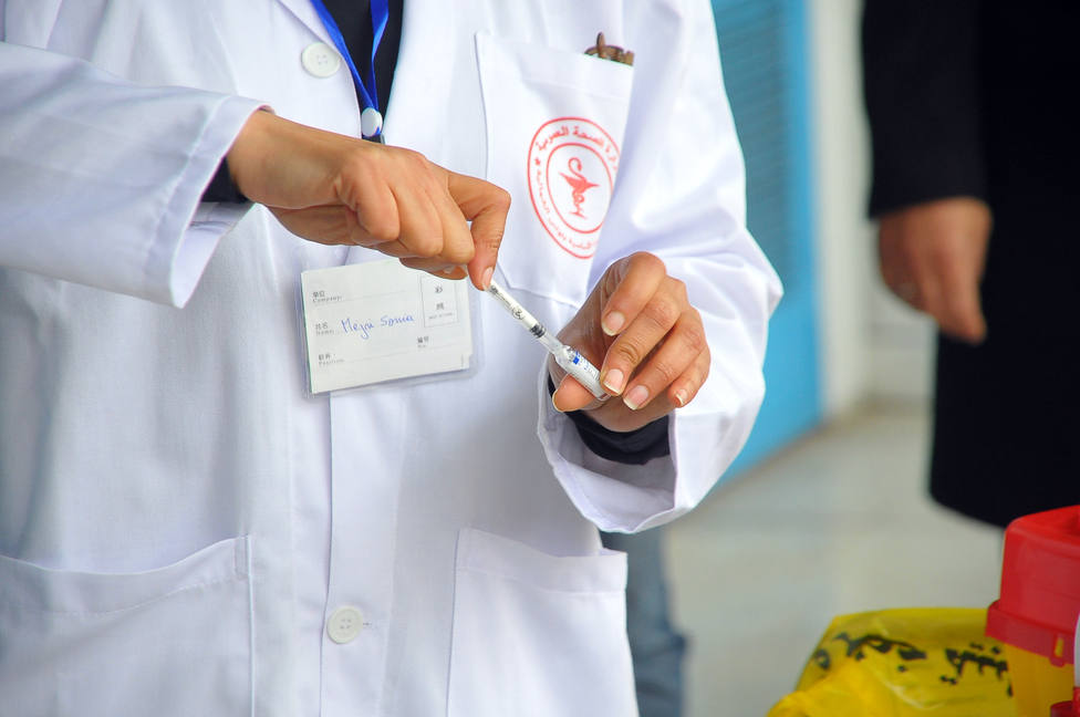 Túnez inicia la campaña de vacunación inyectando dosis de la rusa Sputnik V