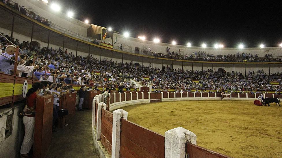 Imagen de los tendidos de la plaza de toros de Mérida